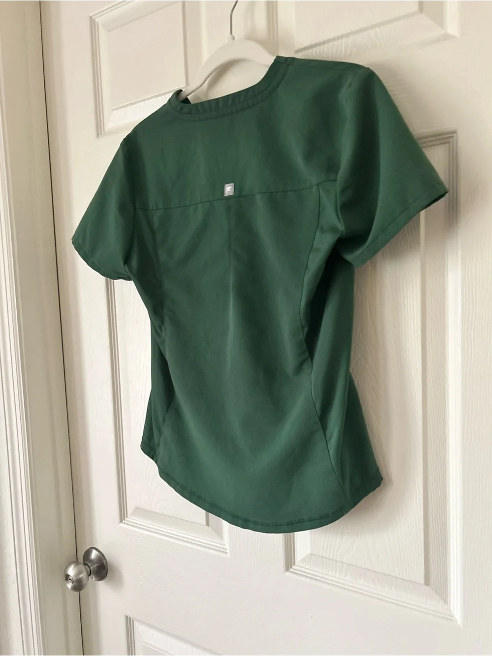 Fabletics Hunter Green Scrub Top V Neck 2 Pocket Stretch Women's XS